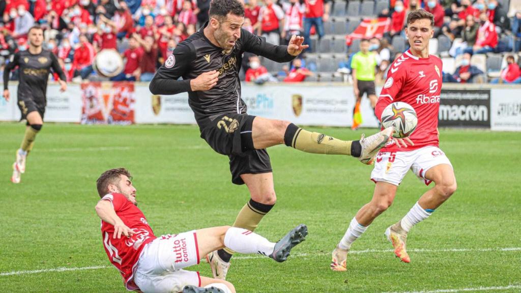El Intercity lidera ahora el grupo V de Segunda RFEF tras empatar ante el Real Murcia.
