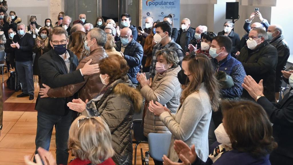 El presidente del PP de Galicia, Alberto Núñez Feijóo, visita la ciudad de Burgos