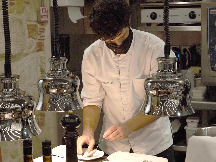 Carlos Hernández, entre fogones