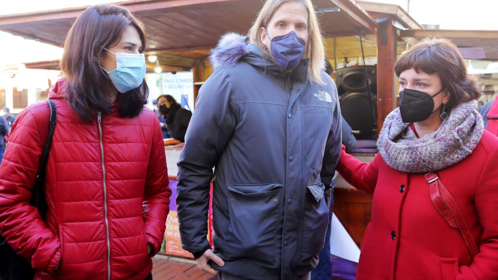 Pablo Fernández, María Sánchez e Isa Serra en Valladolid