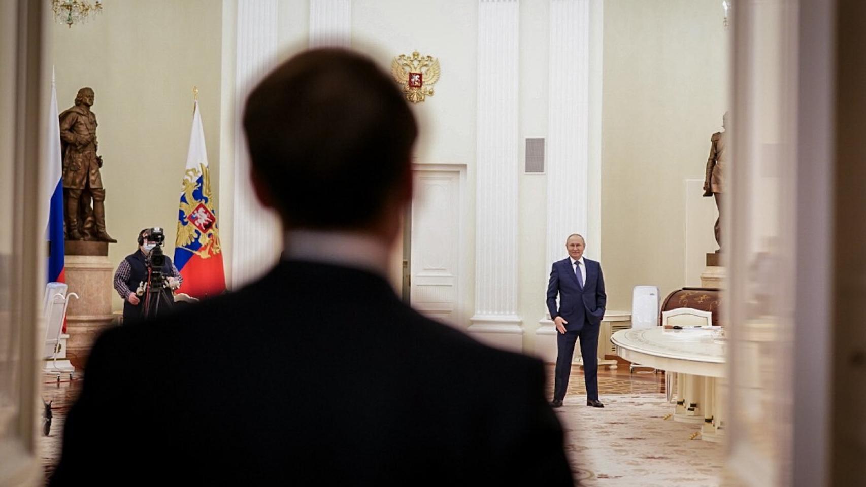 Putin recibe a Macron en el Kremlin.