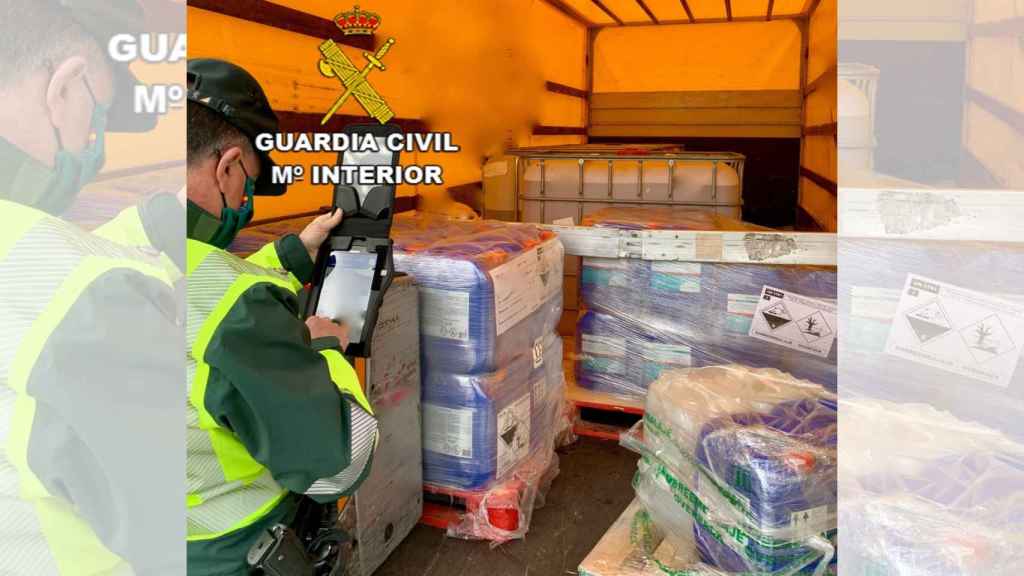 Camión interceptado en Ponteareas con ITV desfavorable, carga mal estibada y cuyo conductor dio positivo en drogas.