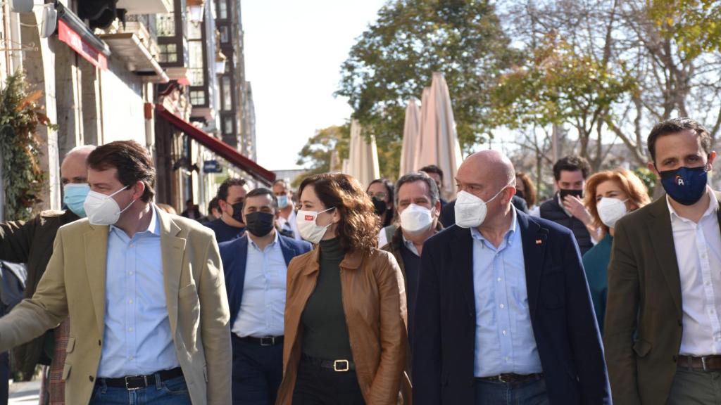 Ayuso a su llegada al hotel