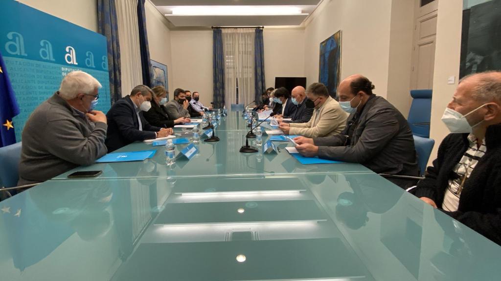 Reunión con los agricultores del Alto Vinalopó.