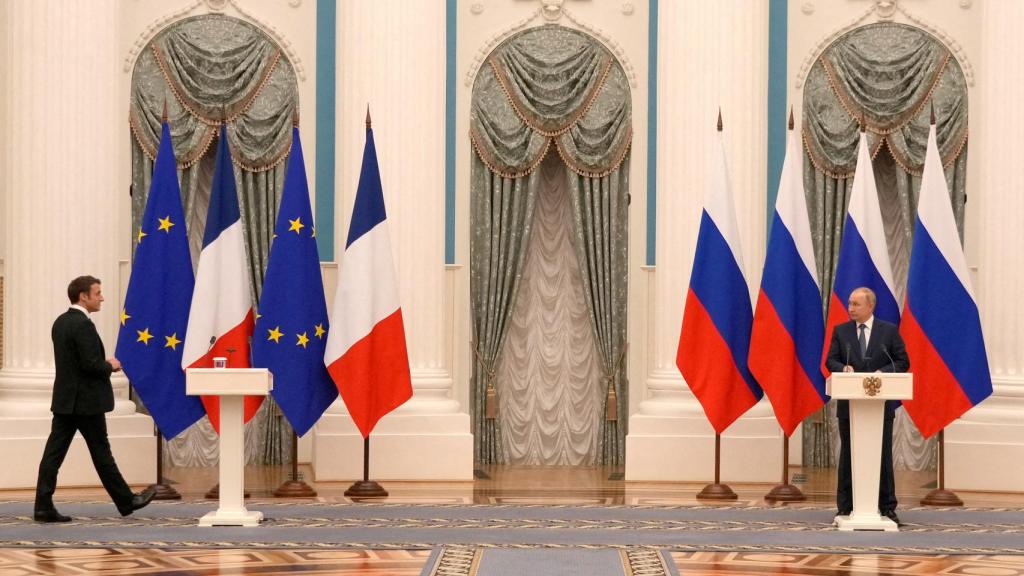 Macron y Putin durante su encuentro del lunes en el Kremlin.