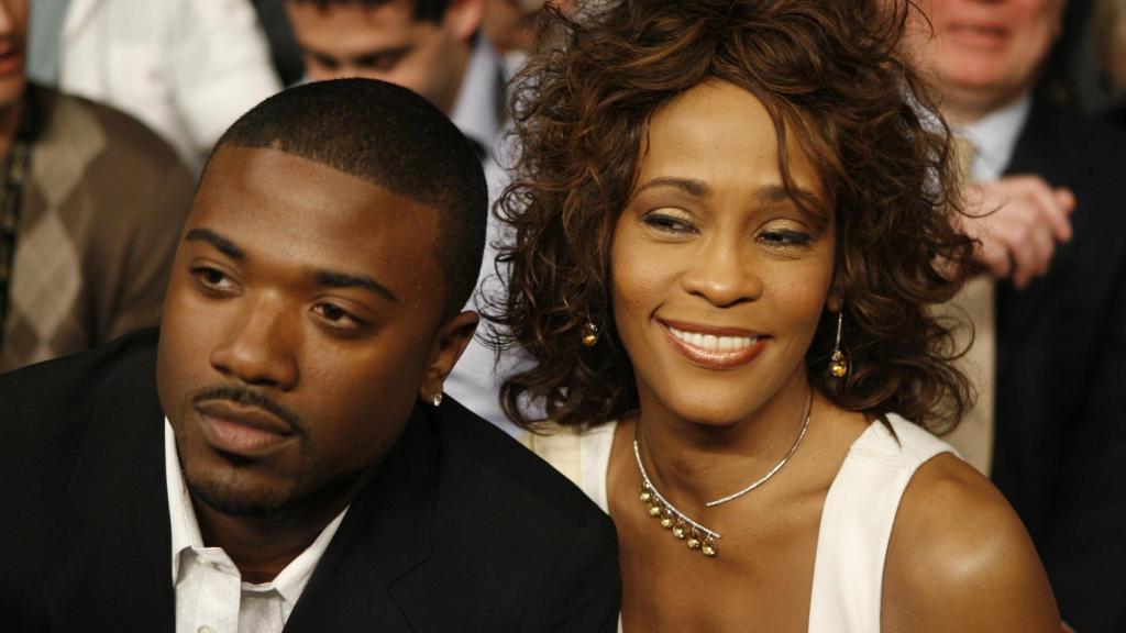 La artista junto a Ray J, uno de los hombres de su vida.