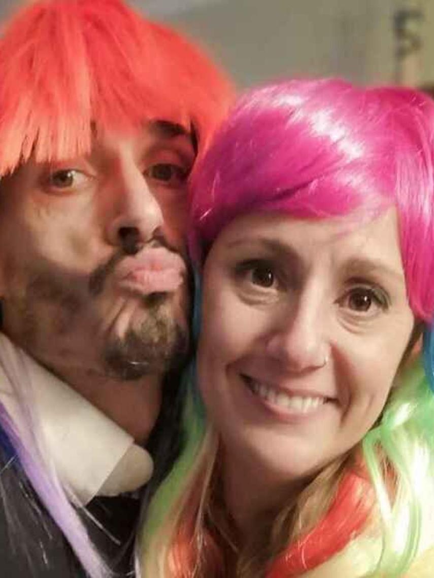 Elia Muñoz y su pareja, Raúl, en el verano de 2021.