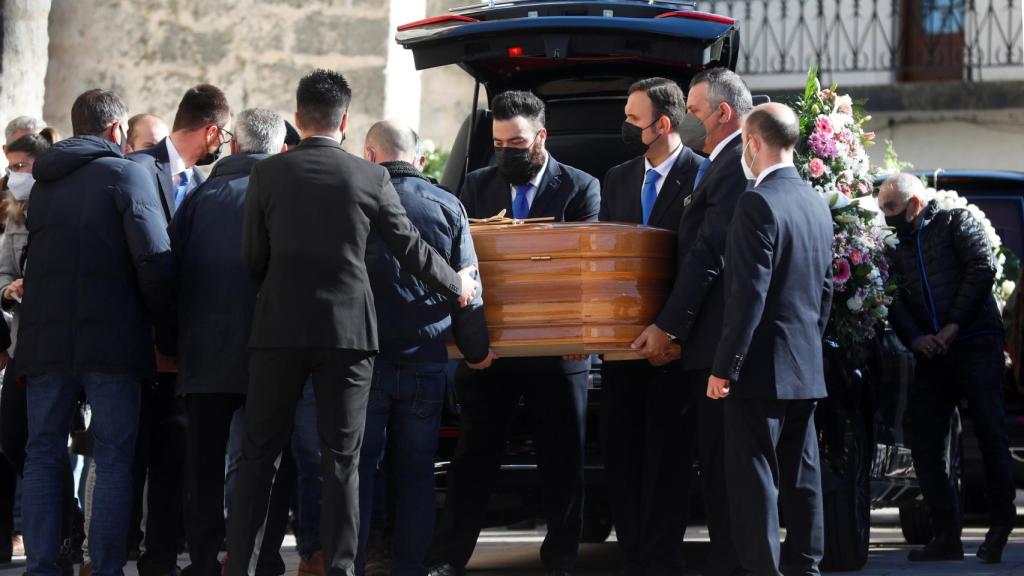 Funeral por Esther López en Traspinedo (Valladolid)