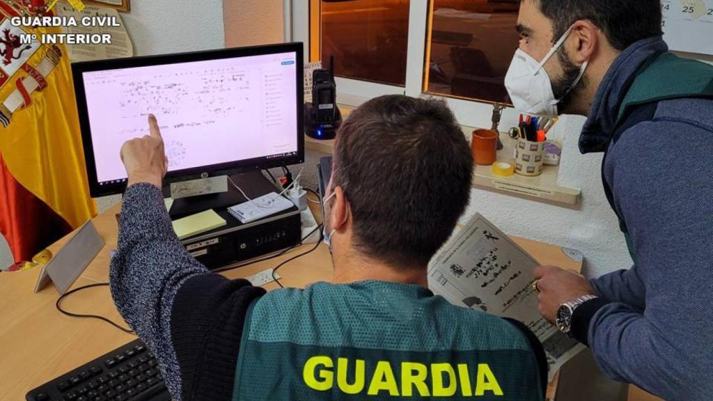 El estafador del azafrán: se hace pasar por un directivo de Novelda para robar por valor de 18.000 euros