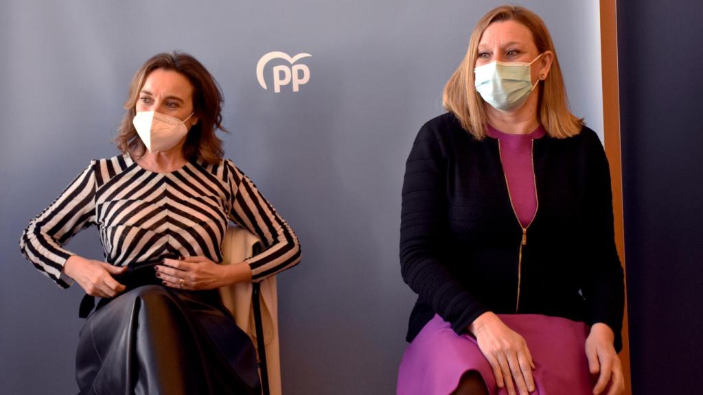 Isabel Blanco y Cuca Gamarra en un encuentro sectorial de igualdad con mujeres de Zamora