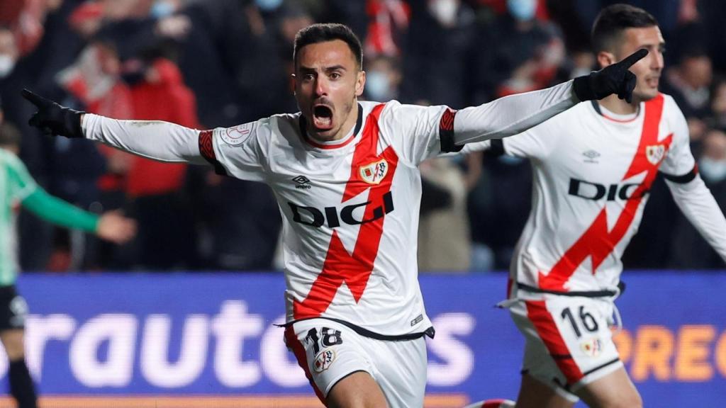 Álvaro García celebra el 1-0 ante el Betis
