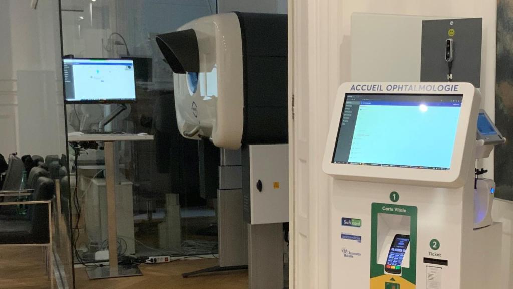 EyeLib junto a la pantalla del cuestionario.