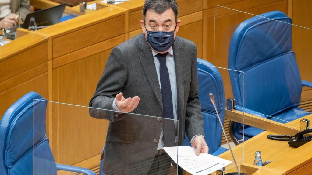 El conselleiro de Cultura, Educación e Universidade, Román Rodríguez.