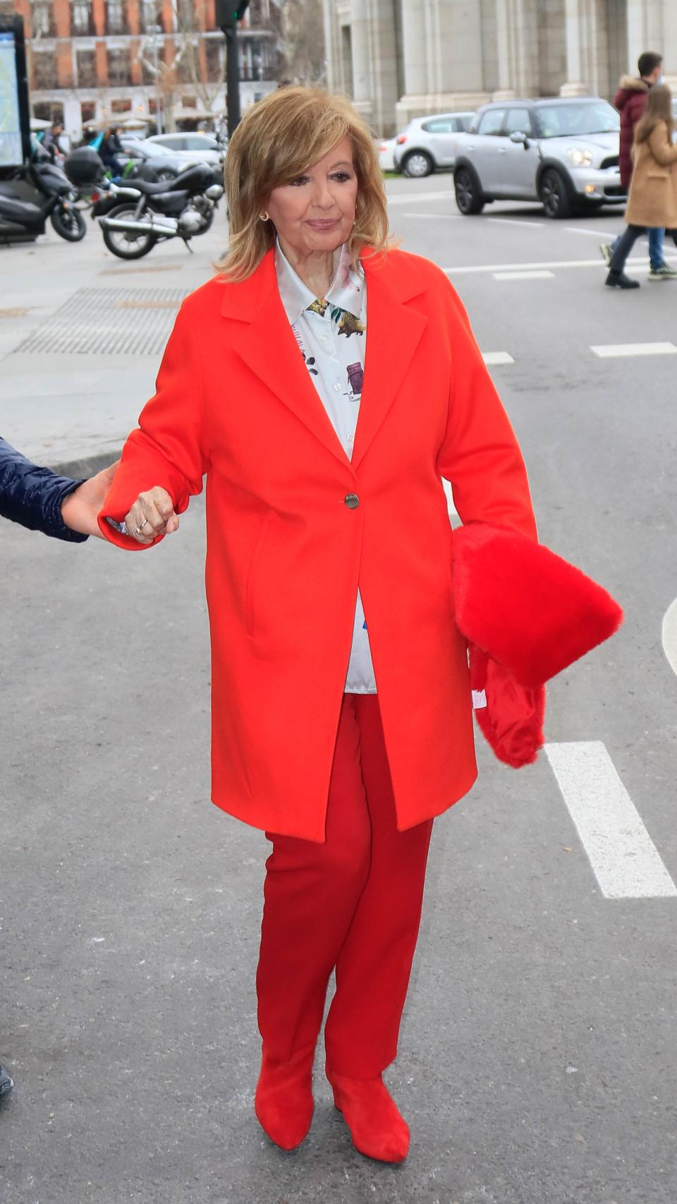 María Teresa Campos durante la grabación de su efímero programa de entrevistas, 'La Campos Móvil'.