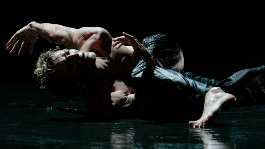 Nacho Duato, bailando en su espectáculo 'Alas' en 2006.