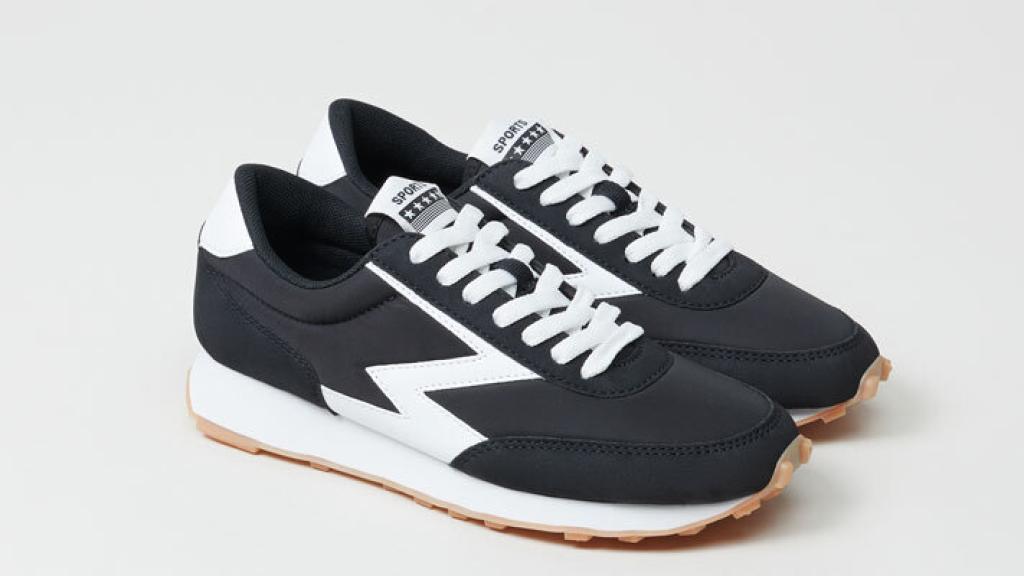 Lefties tiene en su catálogo unas nuevas zapatillas deportivas.