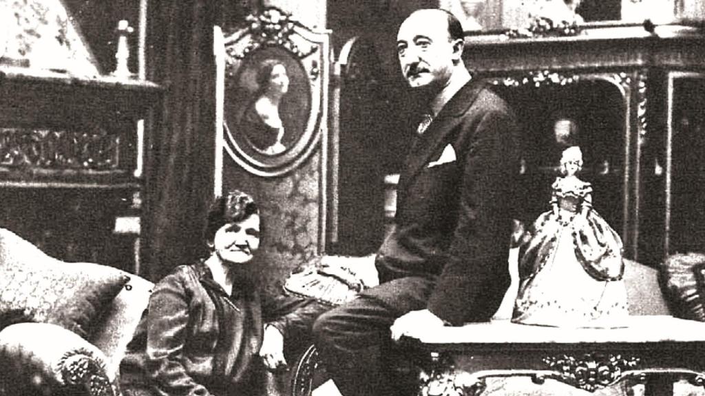 Wenceslao Fernández Flórez con su madre. Foto: Hemeroteca de la Biblioteca Nacional de España