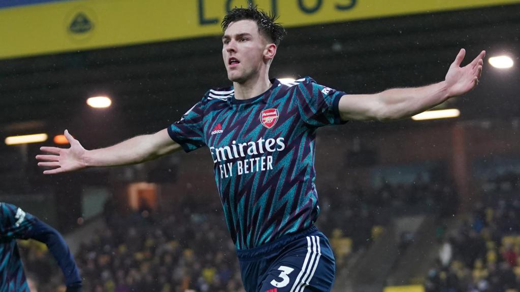 Kieran Tierney durante un partido con el Arsenal