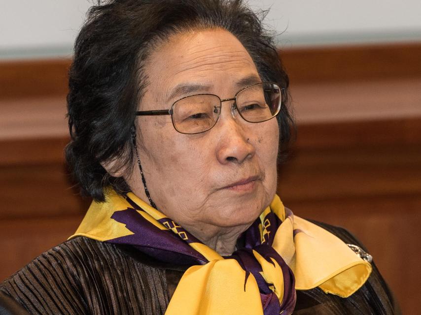 Youyou Tu  en Estocolmo en 2015