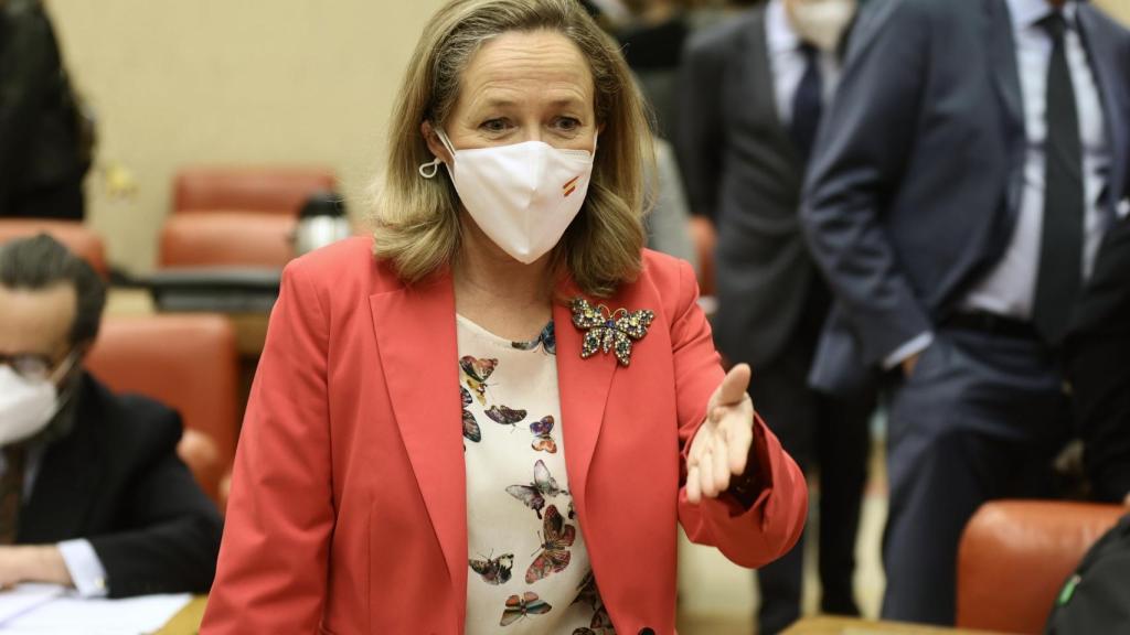 La vicepresidenta, Nadia Calviño, en la Comisión Mixta.
