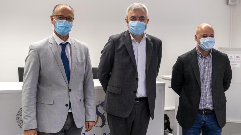 David Arranz. / ICAL . El eurodiputado Luis Garicano visita junto a Luis Fuentes y David Castaño, candidatos número uno y dos por Salamanca a las Cortes de Castilla y León, el Edificio I+D+i de la Universidad de Salamanca