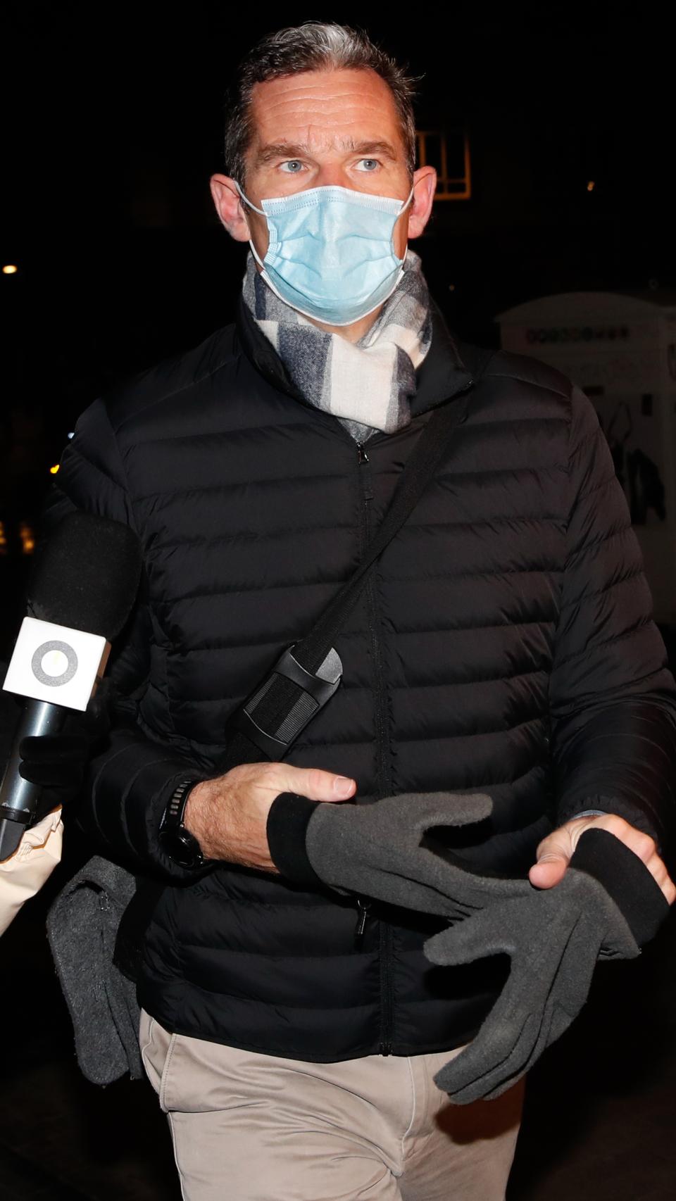 Iñaki Urdangarin llegando a su puesto de trabajo en Vitoria.