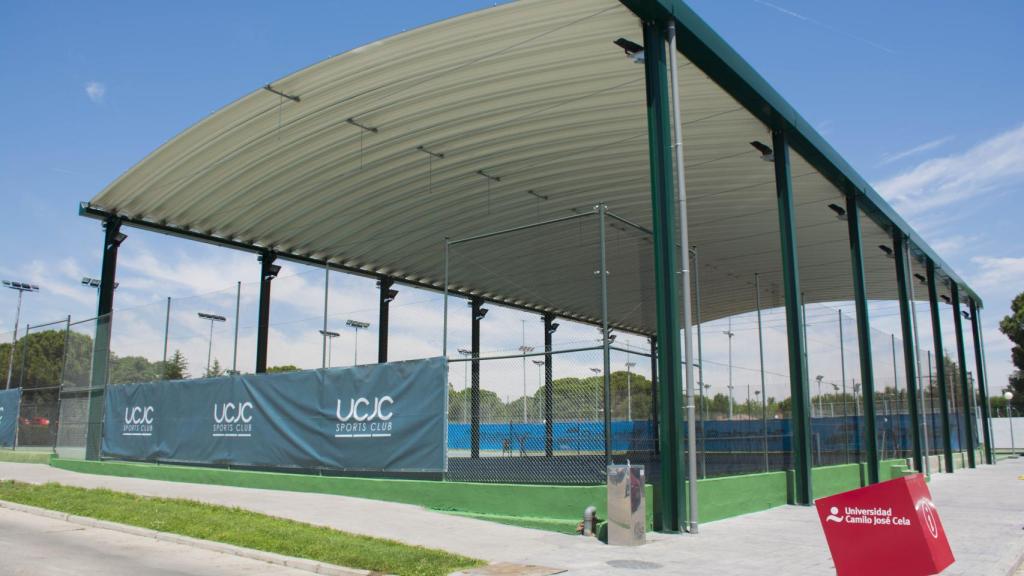 Pistas de pádel de la Universidad Camilo José Cela.