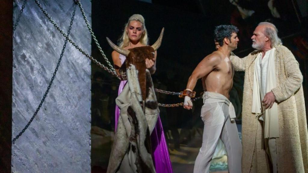 Fran Perea, interpretando en Mérida una versión de 'Prometeo' en 2019.