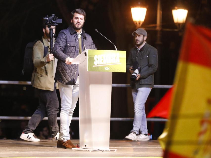 El candidato a la Junta de Castilla y León por Vox, Juan García-Gallardo, en un momento de su intervención de hoy en el cierre de campaña