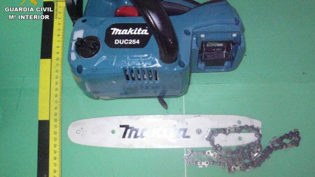 La motosierra confiscada.