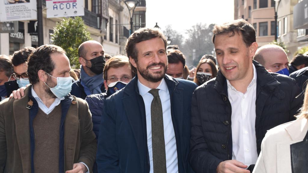 Pablo Casado junto a Conrado Íscar en su visita a Valladolid