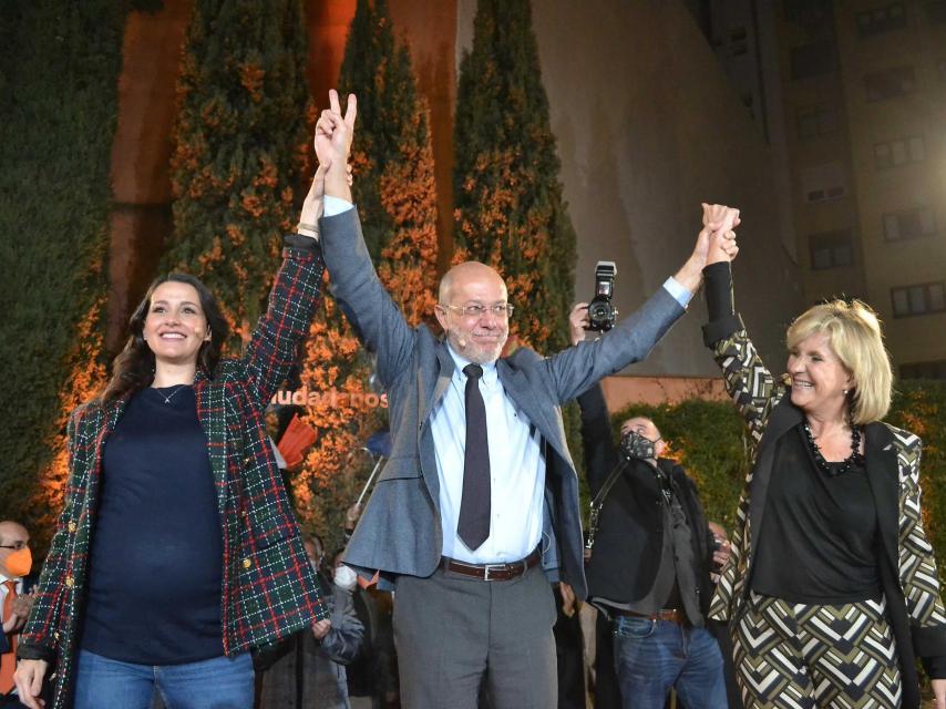 Inés Arrimadas, junto a Francisco Igea y Verónica Casado
