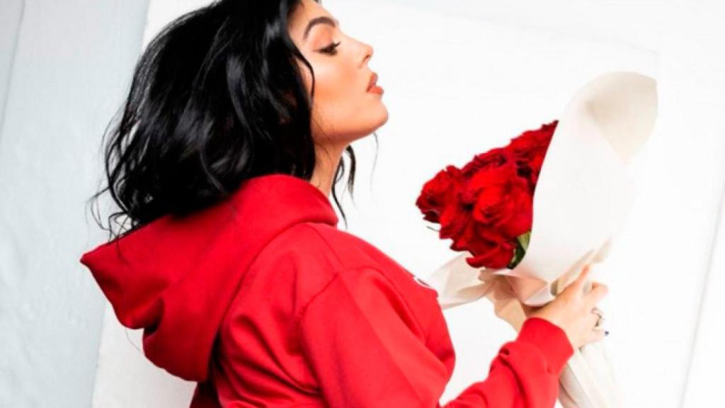 Imagen promocional de 'Om by G', la firma de moda de Georgina Rodríguez.