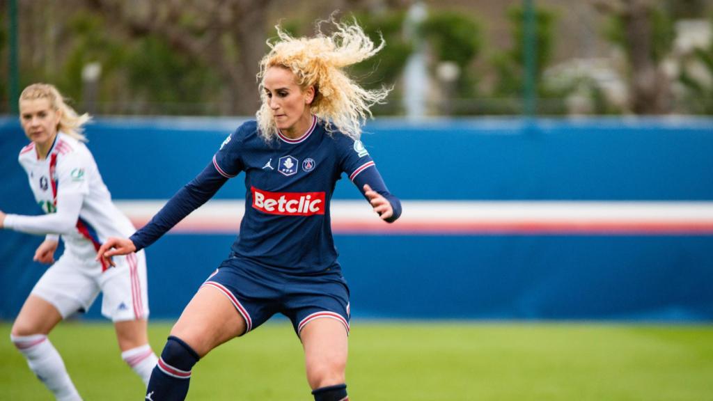 Kheira Hamraoui durante un partido del PSG