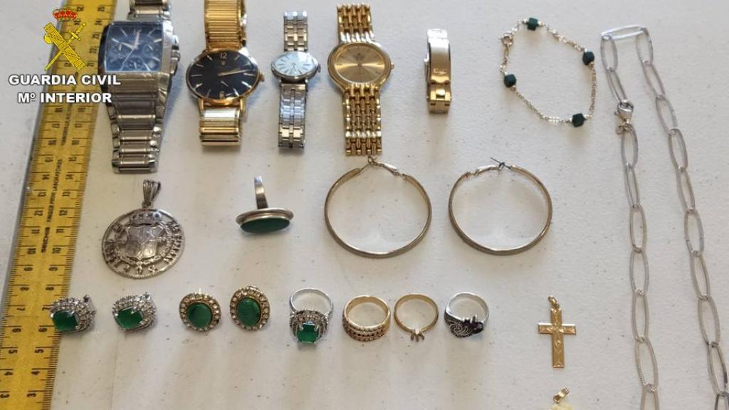Parte del botín incautado por la Guardia Civil.