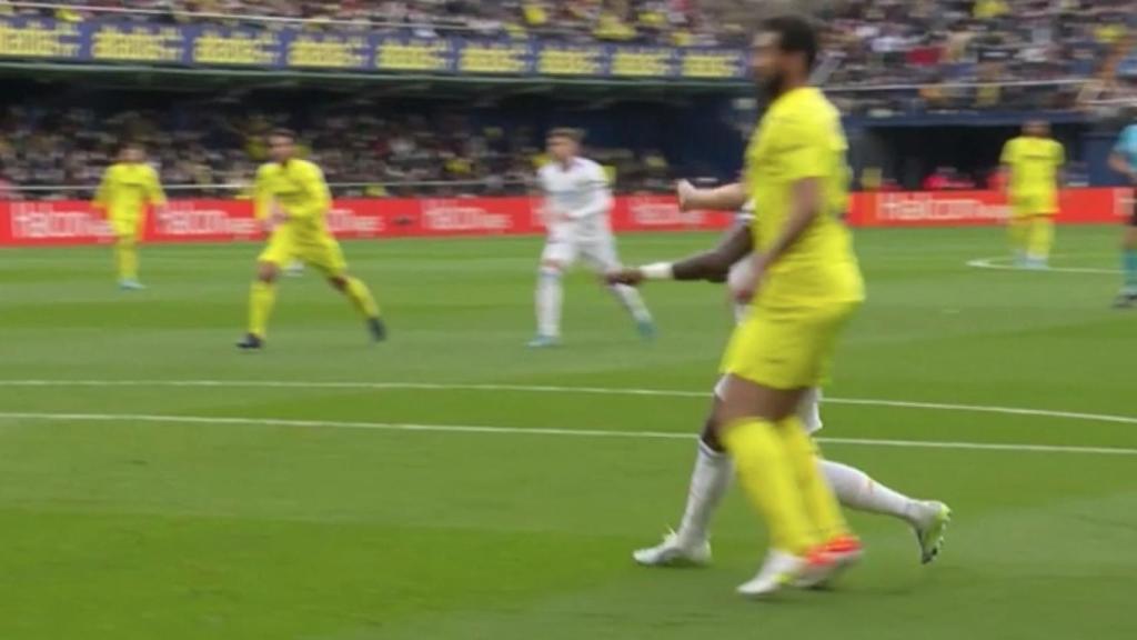 Penalti de Albiol a Vinicius no pitado