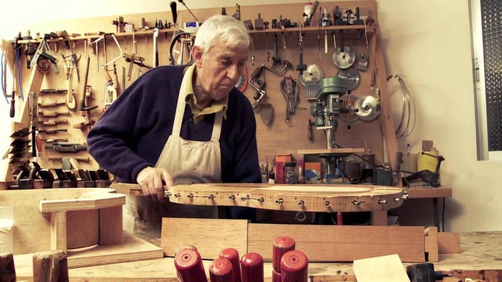 Sigüenza llora la muerte de José Luis Romanillos, un grande de las guitarras