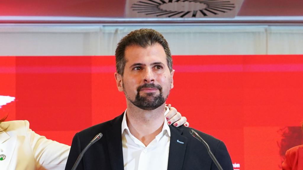 Tudanca acompañado por Ana Sánchez y Virginia Barcones en el balance de los resultados electorales