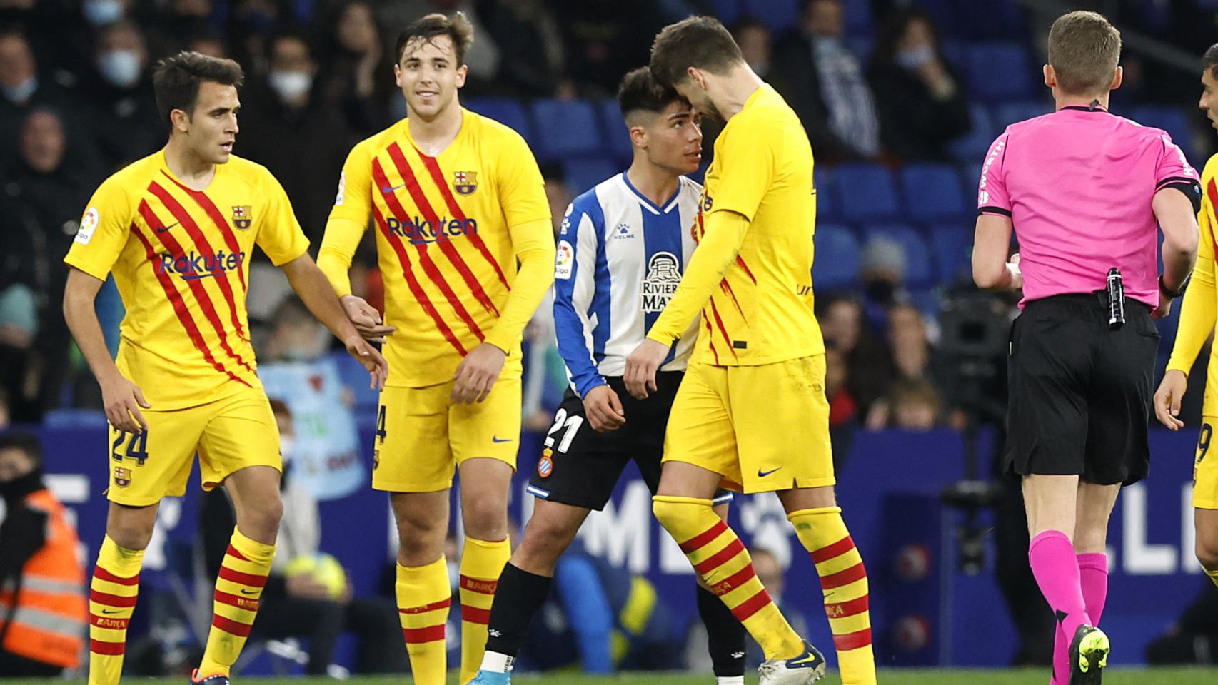 Encontronazo de Nico Melamed y Gerard Piqué por el que fueron expulsados