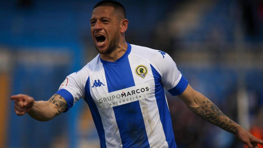 El 'Toro' Acuña embiste de nuevo con el Hércules.