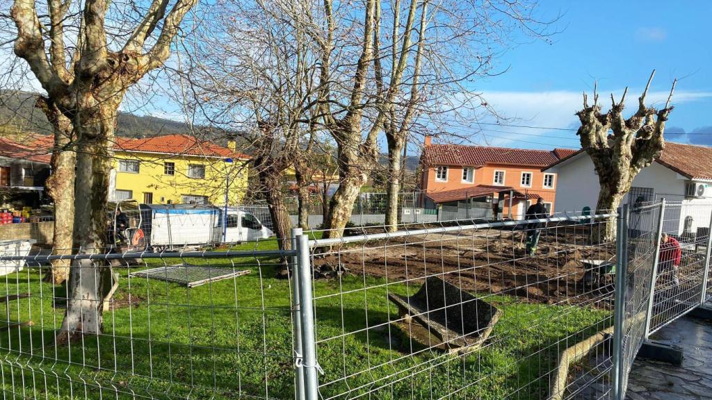 Obras en el parque infantil de Peiro