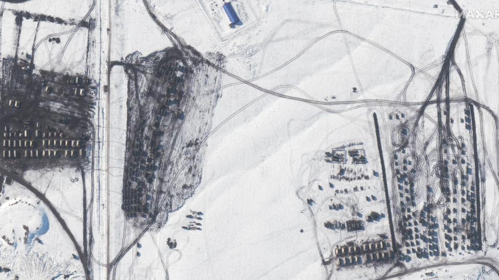 Imagens de satélite del despliegue de tropas rusas en la frontera con Ucrania.