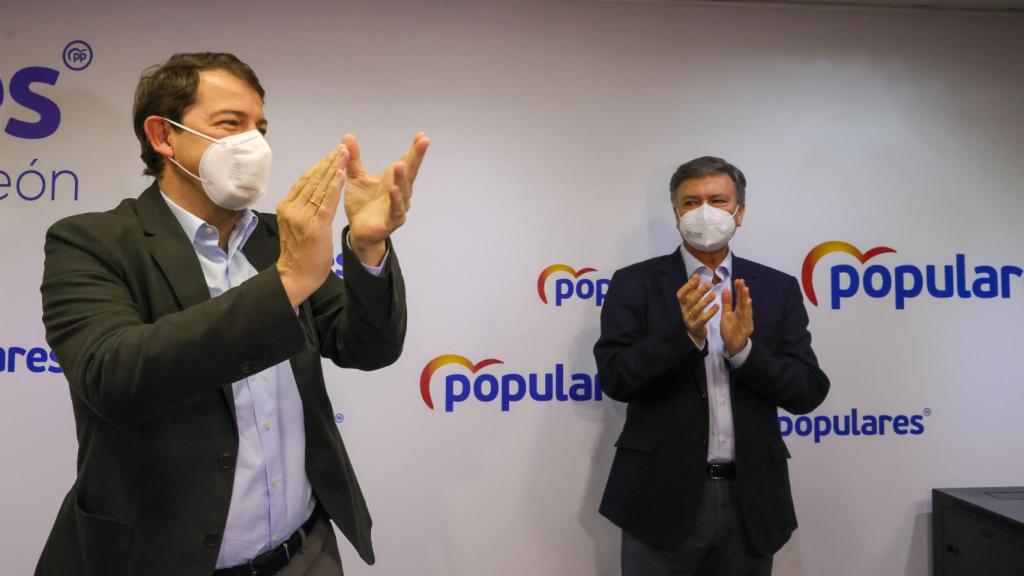 Mañueco durante la celebración de la Junta Directiva Autonómica del PP de Castilla y León, este martes en Valladolid.