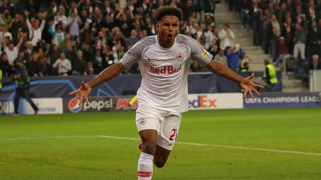 Karim Adeyemi, en un partido del Red Bull Salzburgo de la temporada 2021/2022
