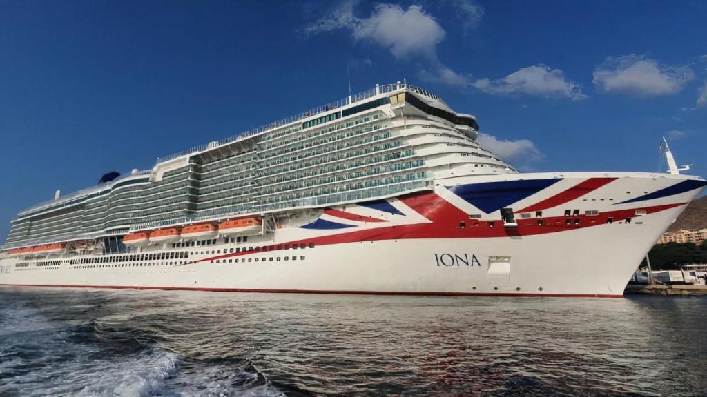 El crucero MS Iona en A Coruña en una foto de archivo.