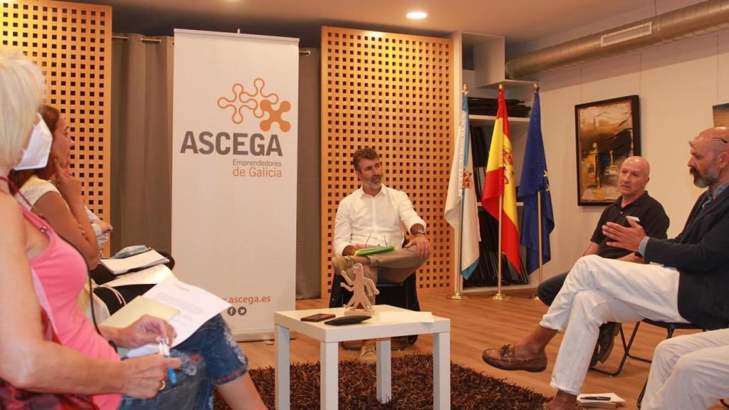 Imagen de archivo de una reunión entre Ascega y Concello