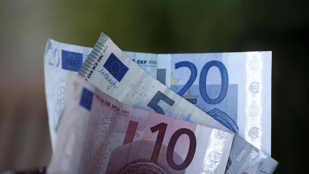 Billetes de 5, 10 y 20 euros.