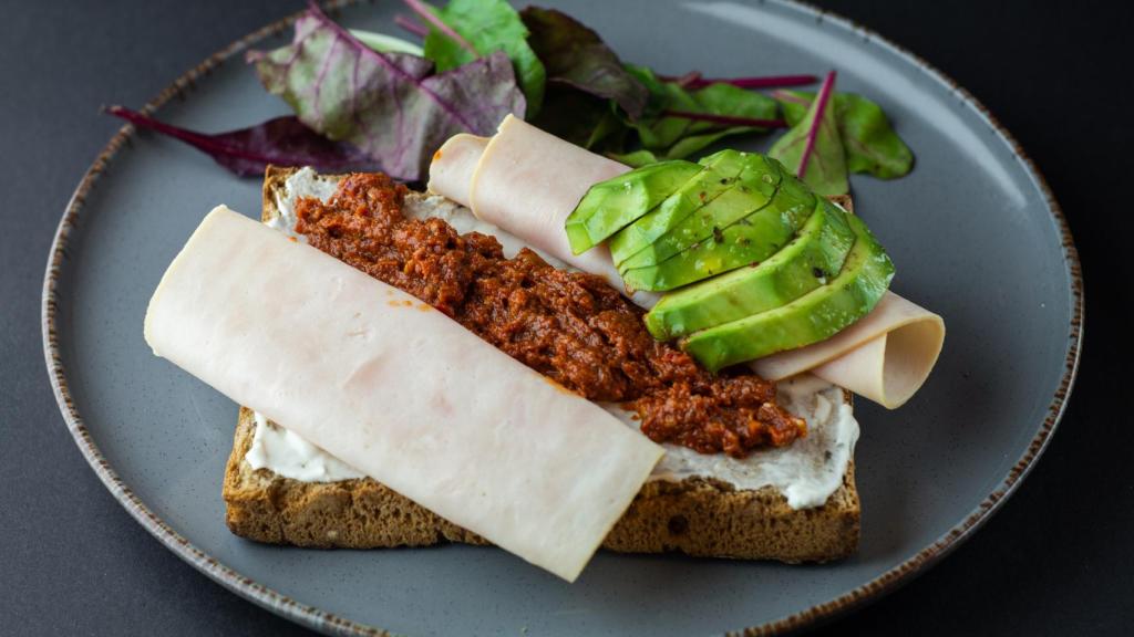 Tosta de pesto rojo - Semih Akgul