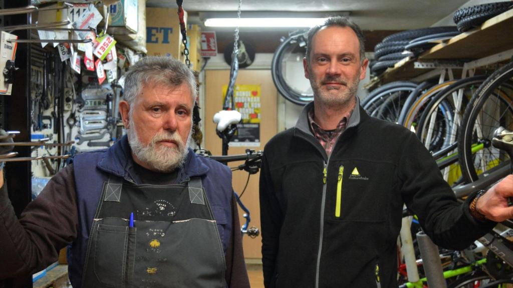 Fernando Estévez y Víctor Suárez en Velocípedo.