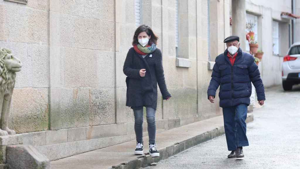 Familiares de los tripulantes del Villa de Pitanxo acuden a la armadora del Grupo Nores, en Marín, para conocer novedades sobre los desaparecidos.